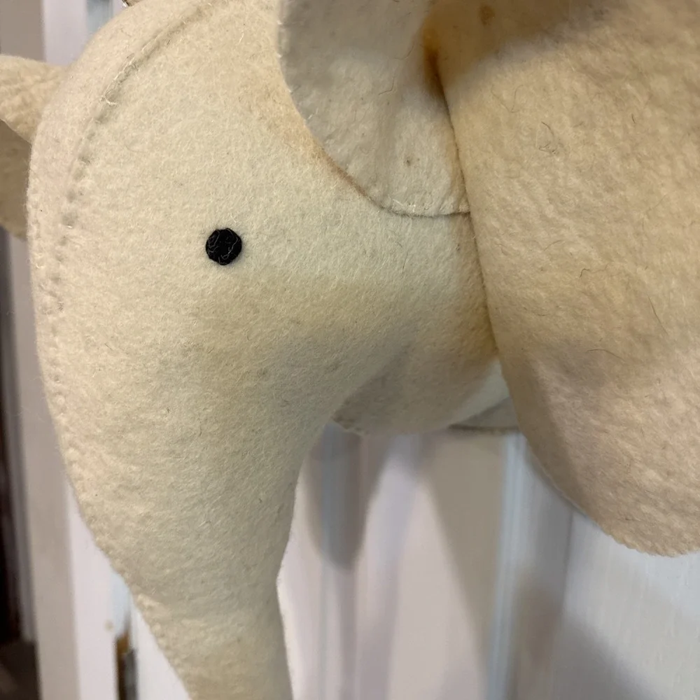 Fiona Walker Elephant Head With Sleepy Eyes And Gold Crown‎